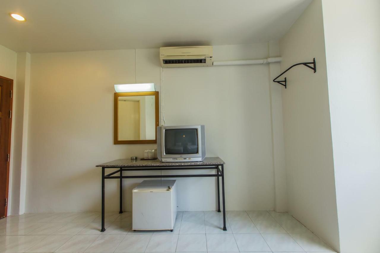 Chongko Guesthouse Phuket Екстериор снимка