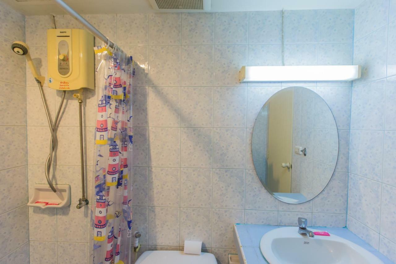 Chongko Guesthouse Phuket Екстериор снимка
