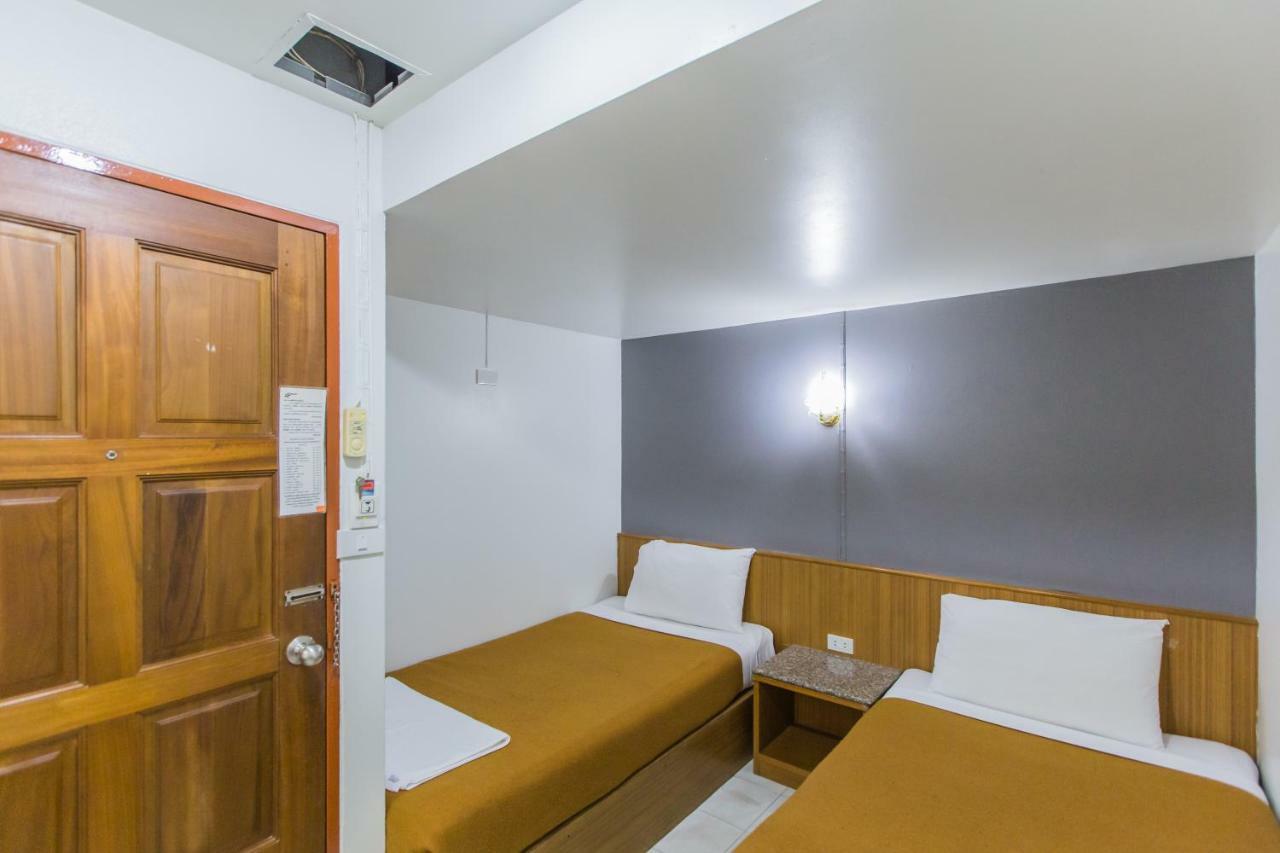 Chongko Guesthouse Phuket Екстериор снимка