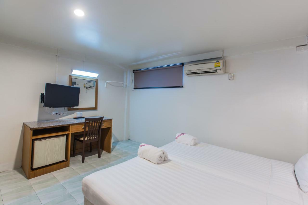 Chongko Guesthouse Phuket Екстериор снимка