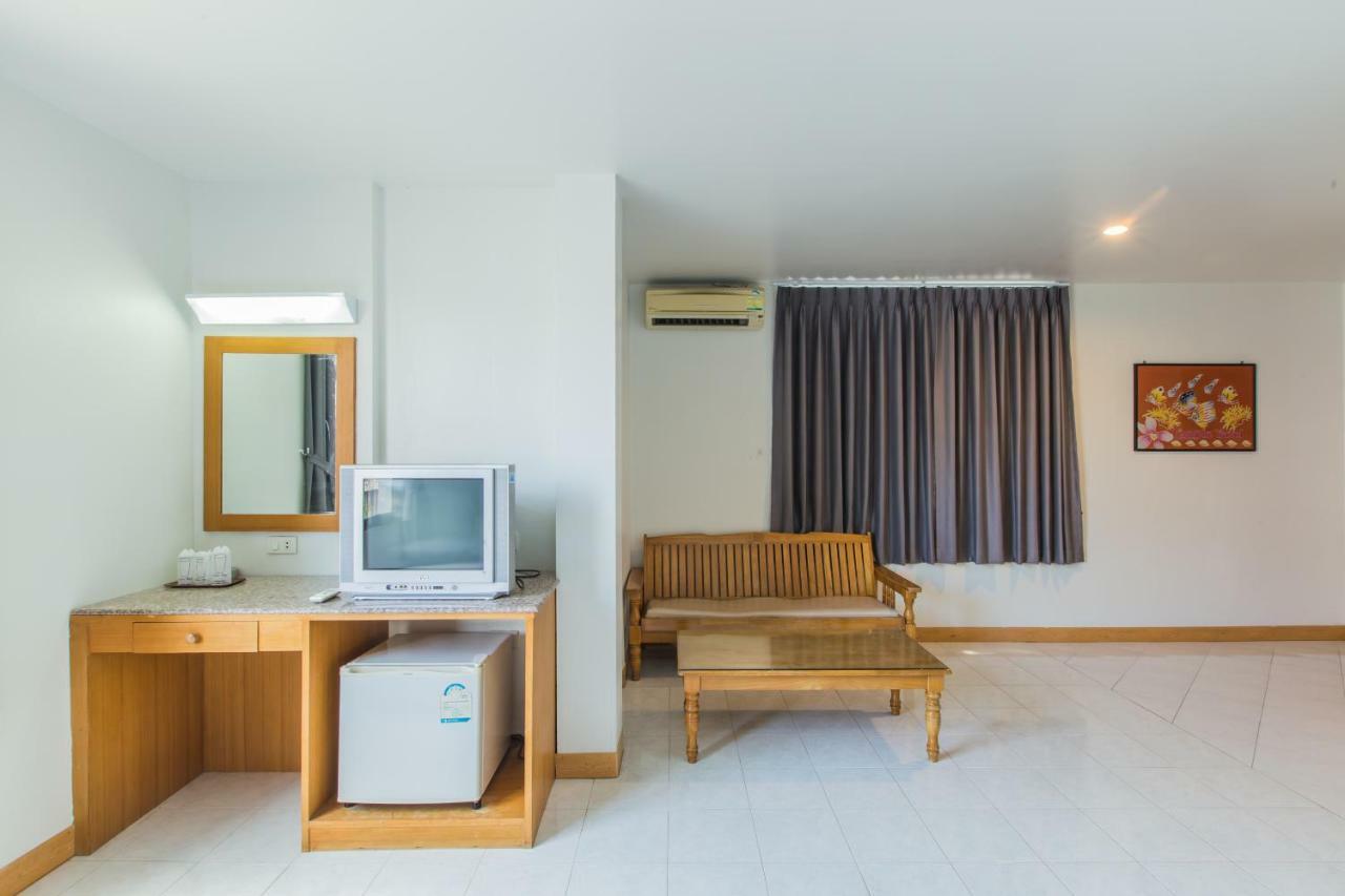 Chongko Guesthouse Phuket Екстериор снимка