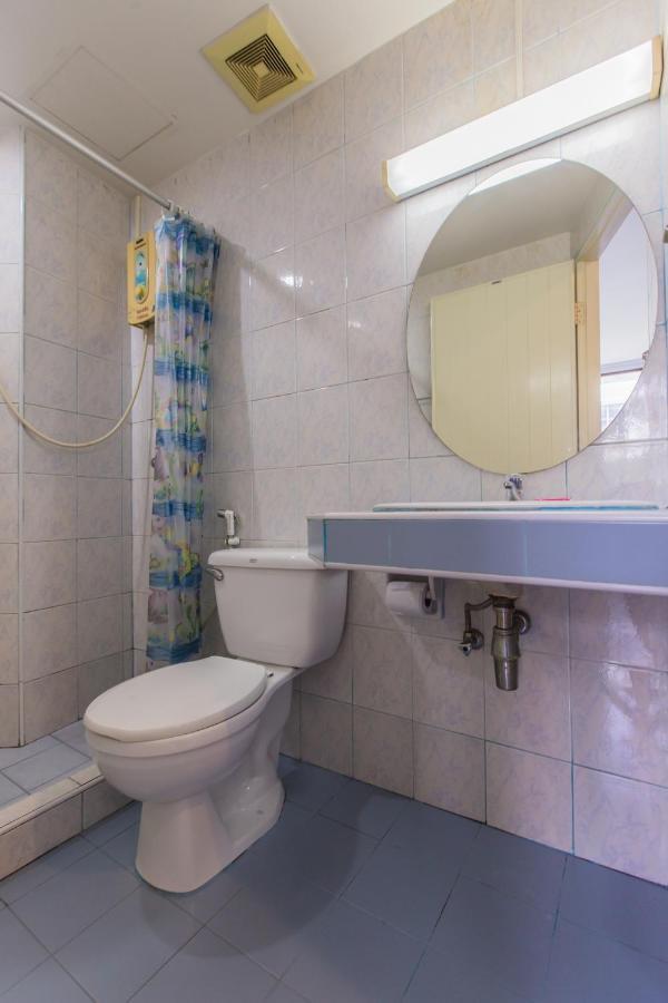 Chongko Guesthouse Phuket Екстериор снимка