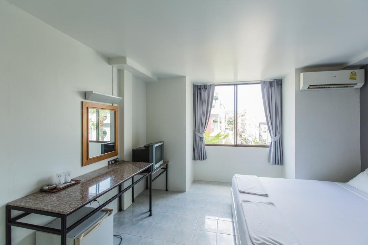 Chongko Guesthouse Phuket Екстериор снимка